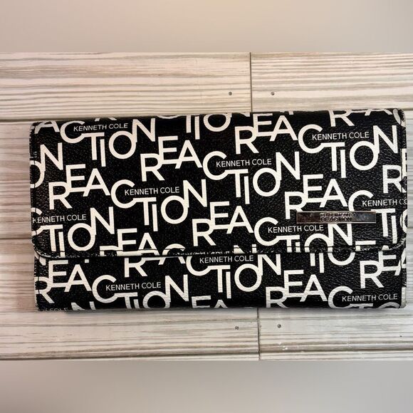 093- Kenneth Cole Reaction Black& White Long Wallet - Picture 1 of 9